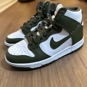 Nike Dunk High – Cargo Khaki/White – Big Kids Size 5 (Women’s 6.5) 2021 release